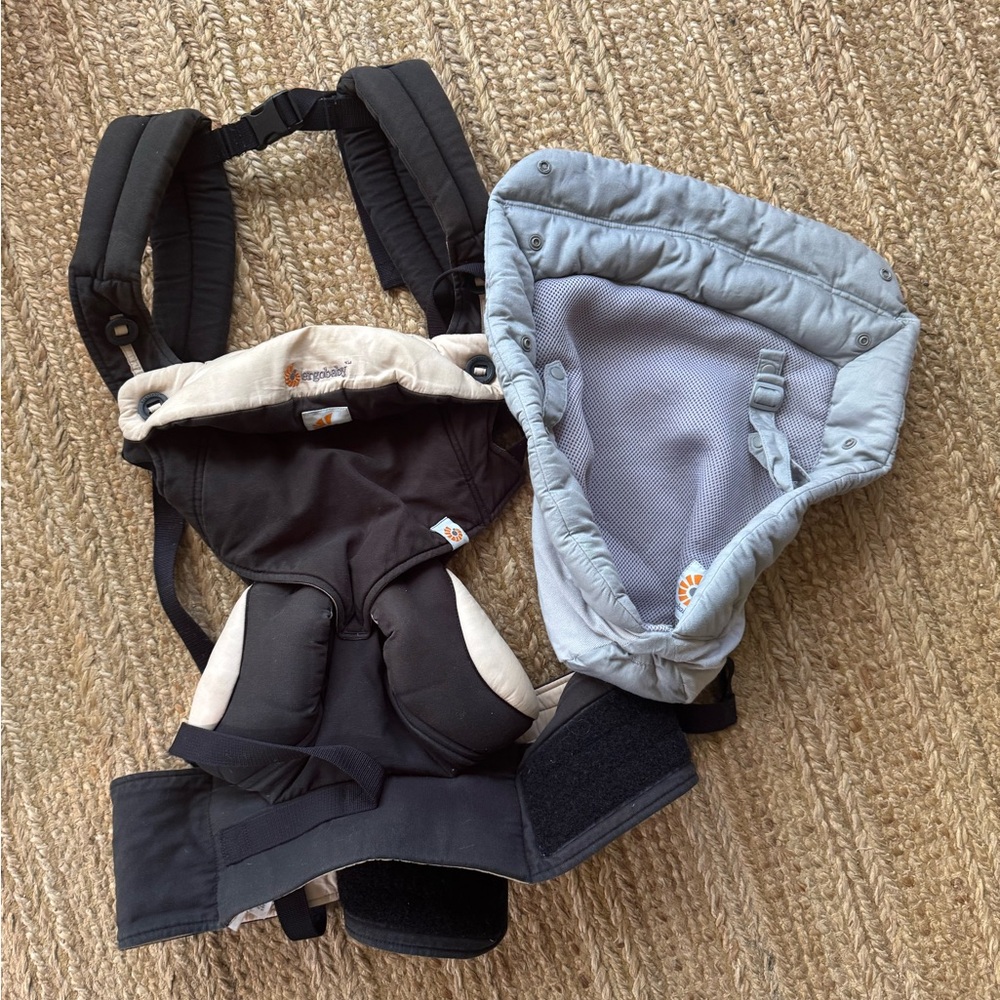Ergo 360 carrier with infant insert